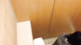 無修正　 【公衆トイレスペシャル】期間限定特別価格★熟女ＯＬ４０名以上収録 voyeur jp 1