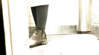 無修正洋式トイレ盗撮　百貨店アパレル女子編2 voyeur jp 1