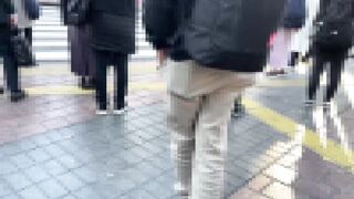 【電車痴漢 #5】《モデル級美人昼キャバ嬢》 スレンダーな美女が電車内で執拗な責めに大量潮吹き ！中出し痴漢 voyeur jp 1