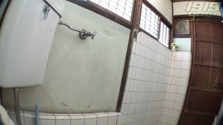 Japanese-style hot spring inn toilet しら○ま温泉宿和式便所 voyeur jp 4