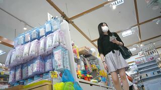 【Q9】 アイドルオタ系女子のスカートの中身を探れ voyeur jp 4