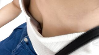 胸チラ02● キャラクターグッズを物色中  voyeur jp