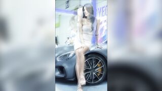 高画質 キャンギャルチラ見せ ！２５ 白パンがチラリ voyeur jp 1