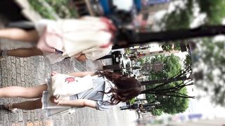 新フルHD高画質パンチラ逆さ撮り294 デート彼女のガッツリしゃがみ白パン ！他、多人数オムニバスプレミアム voyeur jp 1