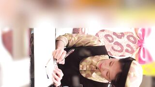 新フルHD高画質パンチラ逆さ撮り294 デート彼女のガッツリしゃがみ白パン ！他、多人数オムニバスプレミアム voyeur jp 6