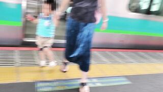 国宝級ノーブラ娘に遭遇 voyeur jp 3 (2)