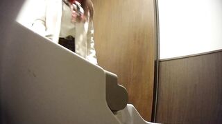 全ての尻フェチに捧ぐ【突撃！隣の女子トイレ⑳】 voyeur jp