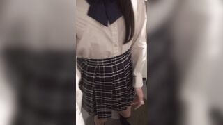 デパートのトイレでこっそりオナニーしちゃうJK jav jvip 12