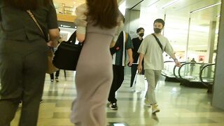 No.777 脚線美の見ごたえバッチリ ！スキニーデニムのスタイリッシュお姉さん , 美しすぎるエリートOLが朝からＴバックもろわかりのピタパン履 voyeur jp 1 (1) 2