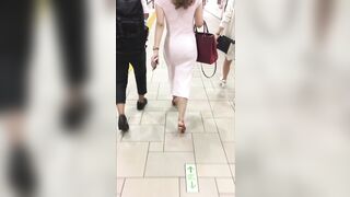 No.777 脚線美の見ごたえバッチリ ！スキニーデニムのスタイリッシュお姉さん , 美しすぎるエリートOLが朝からＴバックもろわかりのピタパン履 voyeur jp 3 (3)