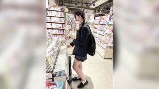 極上の美少女K再降臨　ギリギリすぎる逆さ撮り voyeur jp 4