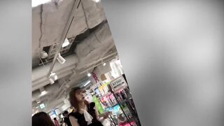 【5日間粘着】 カースト上位アイドル級 ！紺チェック逆さ撮りしました④(最後めくりました) voyeur jp 3