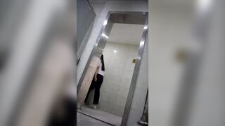 山の公衆トイレ・２カメ編㉓ voyeur jp 1