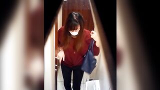 デパートスタッフ用のトイレに潜入 ３ voyeur jp 2