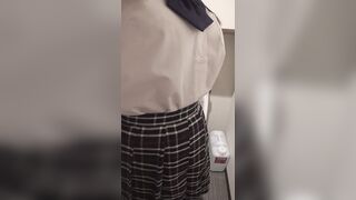 デパートのトイレでこっそりオナニーしちゃうJK jav jvip 14