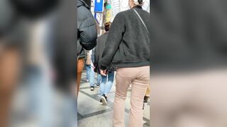 歩き尻 04, パンツ16☆長身美尻デカ尻デニム！躍動する肉尻に大興奮！プリ尻JDオマケ付^ ^, No.179「大きな曲線を描くデカ尻セレブお姉さん」 voyeur jp 1 2 (2)