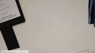 【JKパンチラ】まさかのTバック!wロリかわ色白女子校生を追跡接写逆さ撮り_REC3 voyeur jp 5