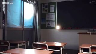 HUNTC-491 A video of adolescent students secretly having sex in the classroom late at night, using the classroom as a love hotel! Adolescent students ... Reducing Mosaic JAV