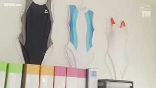 MIDA-537 Even though she's still a newlywed, she's forced to model in a see-through swimsuit that's so embarrassing it could kill her... Her sticky ni... Censored