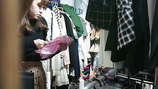 巨乳のハーフ美人でぃ～娘が…　　クリームで気分転換！？　　僕のお店の試着室314 voyeur jp 1