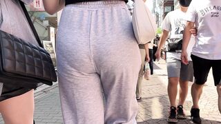 アパレル営業 商品よりも自分の白パンアピール Part2, 【4K60P街撮り】レースのパンティーがくっきり！！パンティー透け透けのお姉さん2 voyeur jp 1 (2)