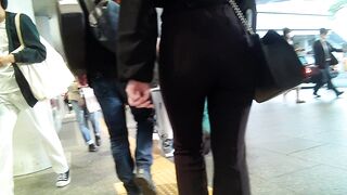 ギャル尻パラダイス10★黒光りするフレアパンツの巨尻が凄すぎて目が離せない, ギャル尻パラダイス14★黒パンの長身モデル体型セクシーギャル大追 voyeur jp 1 (3)