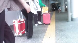 ギャル尻パラダイス10★黒光りするフレアパンツの巨尻が凄すぎて目が離せない, ギャル尻パラダイス14★黒パンの長身モデル体型セクシーギャル大追 voyeur jp 1 (4)