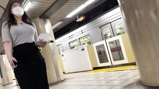 アパレル営業 商品よりも自分の白パンアピール Part2, 【4K60P街撮り】レースのパンティーがくっきり！！パンティー透け透けのお姉さん2 voyeur jp 3 (3)