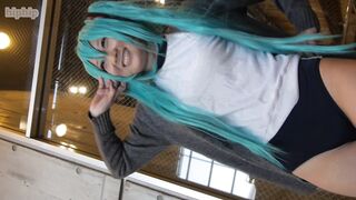 超高画質FHD動画 ハミ毛出し過ぎのコスプレイヤーちゃん カメコに囲まれて大満足そうでした voyeur jp 1