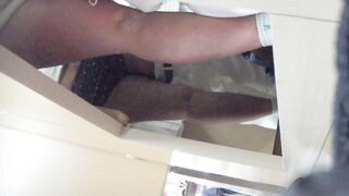 【アヒルの980円均一】試着室 盗撮風 美少女パンツ voyeur jp 5