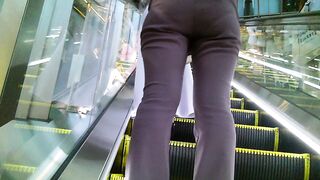 【FHD高画質】デパ地下セレブのレース透けピタパン, 【HD高画質】 打ち合わせ前の通勤キャリアウーマン ぴっちりベージュパン voyeur jp 1 (5)