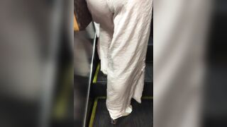 【FullHD】パンティーのフロントレースがクッキリ透ける超土手高のおっとりド清楚爆尻女！0018街撮りかわいこちゃん詰め合わせ豚蛙の熱視線散歩 voyeur jp 2 (1)