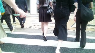 【FullHD】パンティーのフロントレースがクッキリ透ける超土手高のおっとりド清楚爆尻女！0018街撮りかわいこちゃん詰め合わせ豚蛙の熱視線散歩 voyeur jp 2 (4)