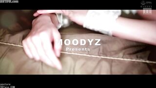 MIDV-792 Even after ejaculating once, the rejuvenating massage parlor will stare and whisper to you until you cum Hinano Kuno Reducing Mosaic JAV