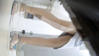 熟女が多い行列できるお仮設トイレ voyeur jp 5