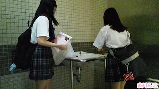 【坂系美少女声かけ】【セーラーからのぞく純白ブラ＆主張満点乳首】【前後から挟み撃ち…禁断の水玉パンツ逆さ撮り】 voyeur jp 6