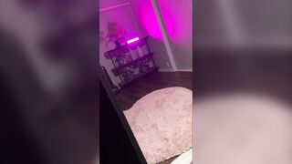 脱がないはずのなつちゃんが脱いだらアソコの毛が元気に逆立ち！可愛い手コキに5分で発射 jav jvip 2