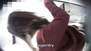 大音量ギャルおしっこDTR員胸元緩すぎる乳首見えそう未流出新作２カメラghz104-109 voyeur jp 2