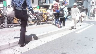 美＊パンティーライン通信＊ピンクパンツの女子大生Pライン巨尻追跡編, ギャル尻パラダイス★薄手のホワイトデニムを穿いた金髪ド派手ギャル様 voyeur jp 1 (1)