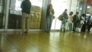 美＊パンティーライン通信＊ピンクパンツの女子大生Pライン巨尻追跡編, ギャル尻パラダイス★薄手のホワイトデニムを穿いた金髪ド派手ギャル様 voyeur jp 3 (4)