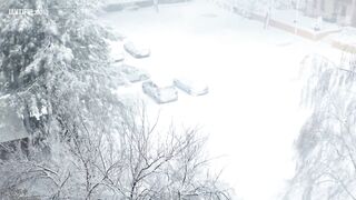 STARS-949 A New Actress Who Was Stuck in a Shared Room After a Shoot Due to Heavy Snowfall Ended Up Being Developed Overnight by a Sinister Middle-Age... Reducing Mosaic JAV