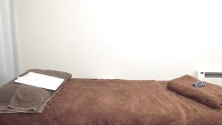 FC2PPV 4861556 ♡3 22迄半額！【無 ハメ】小柄で色白、可愛いらしくて、いろんなところが敏感な素敵な女性が、本日もオイル長めご依頼で来店してくれました。雰囲気が大人っぽくな jav 1