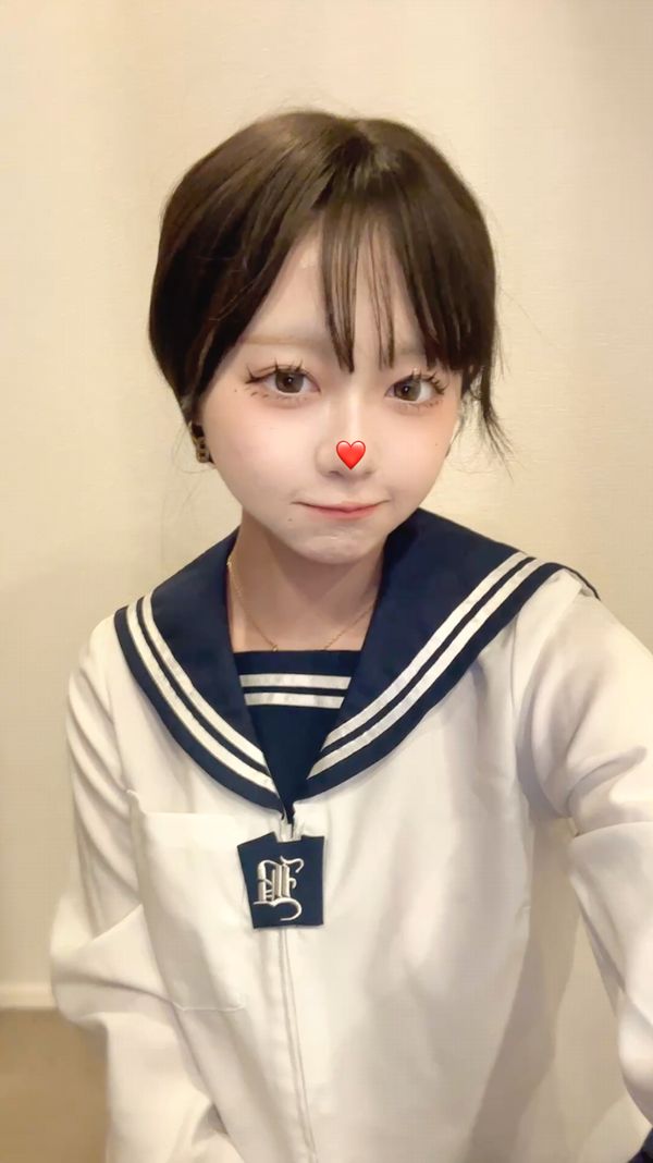 あの有名な可愛すぎる！【素人ライブチャット無修正配信】エロすぎる！